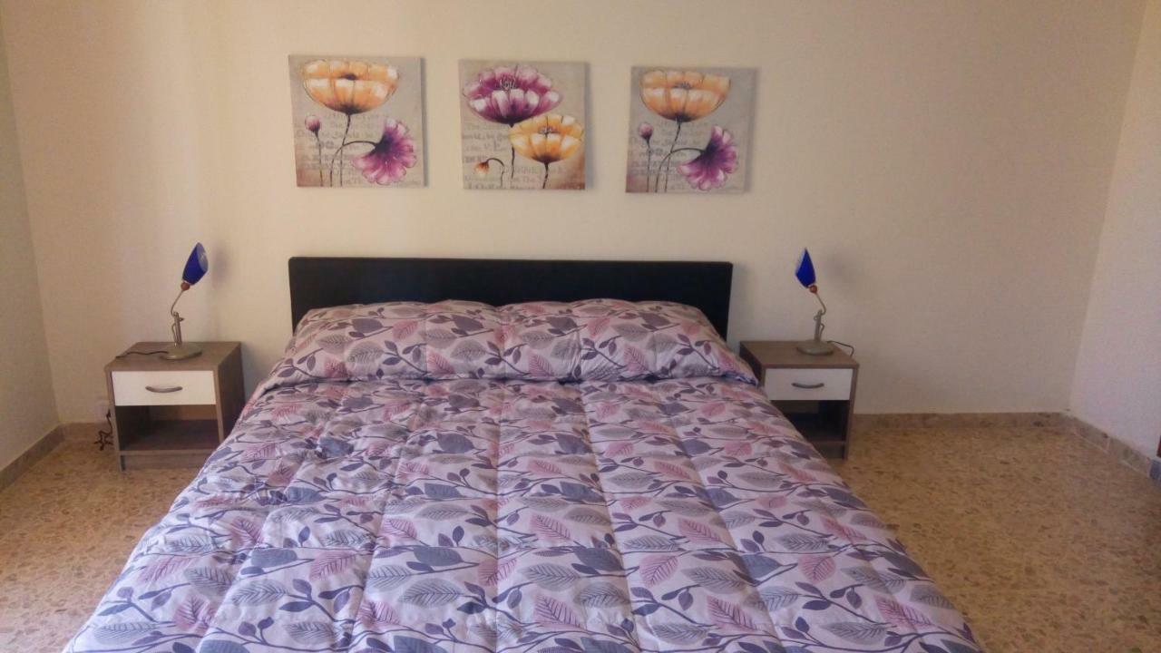 Lovelybed Aprilia Bagian luar foto