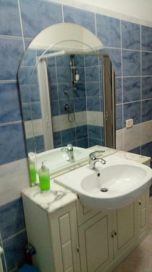 Lovelybed Aprilia Bagian luar foto