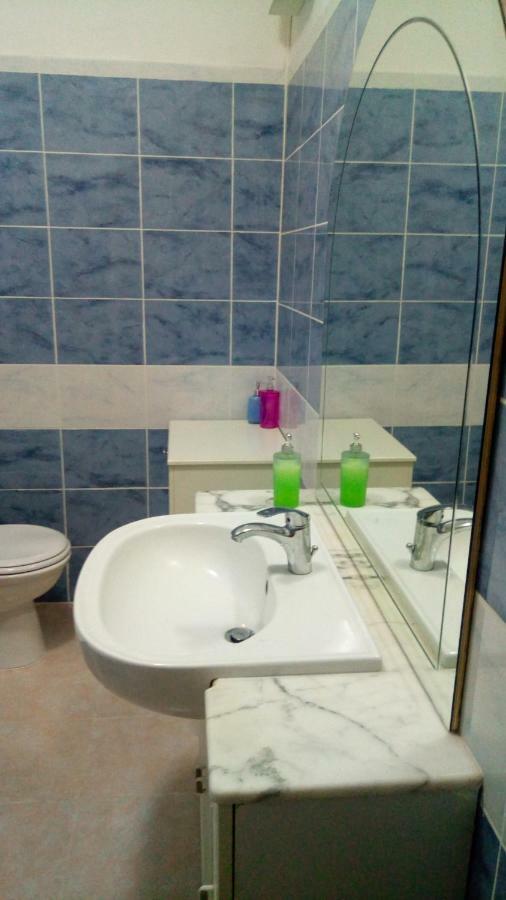 Lovelybed Aprilia Bagian luar foto
