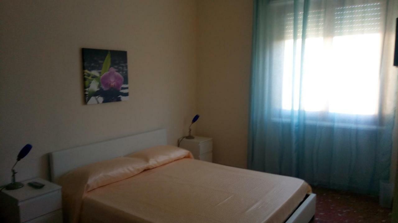 Lovelybed Aprilia Bagian luar foto