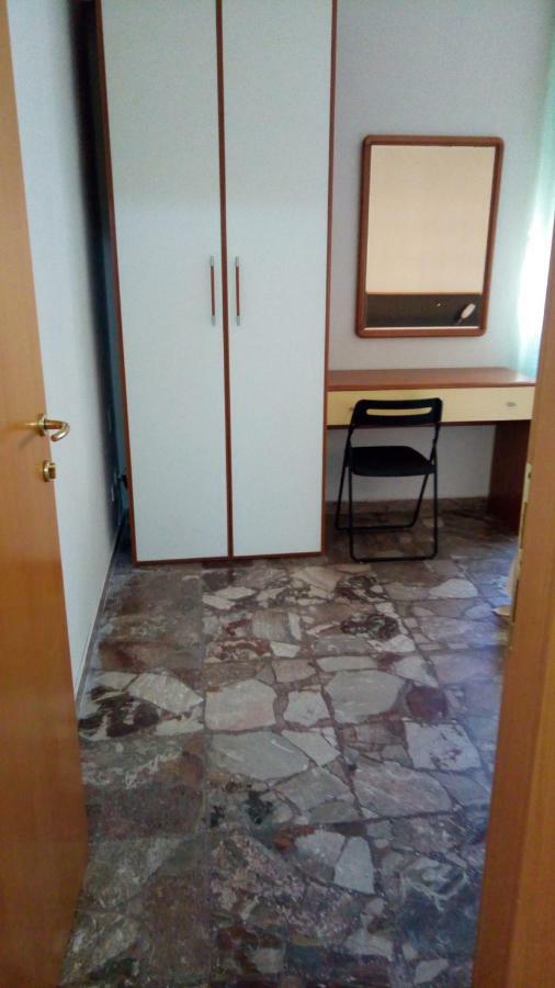 Lovelybed Aprilia Bagian luar foto