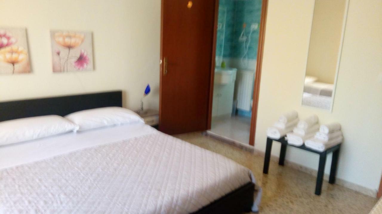 Lovelybed Aprilia Bagian luar foto