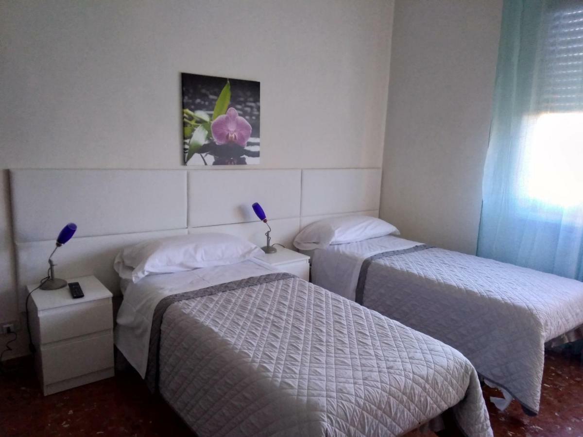 Lovelybed Aprilia Bagian luar foto